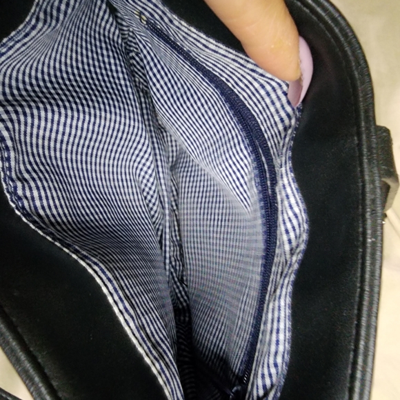 Aurielle Leather Shoulder Handbag - Picture 6 of 7